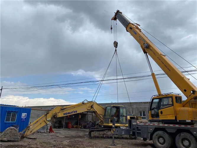 威信县25吨吊车的工作半径是多少？