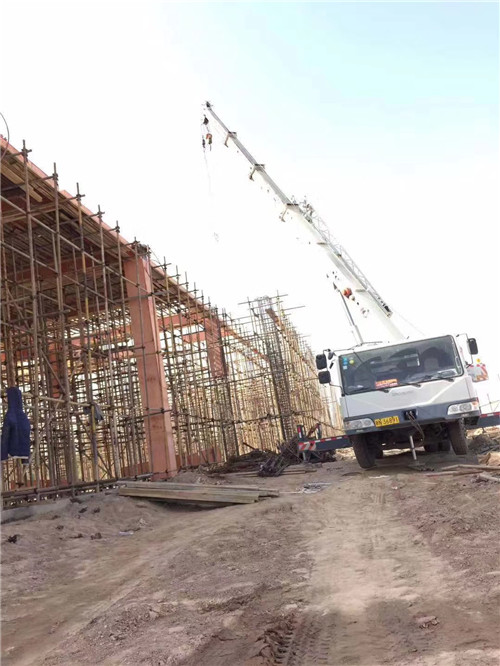 威信县吊车作业的安全注意事项有哪些？